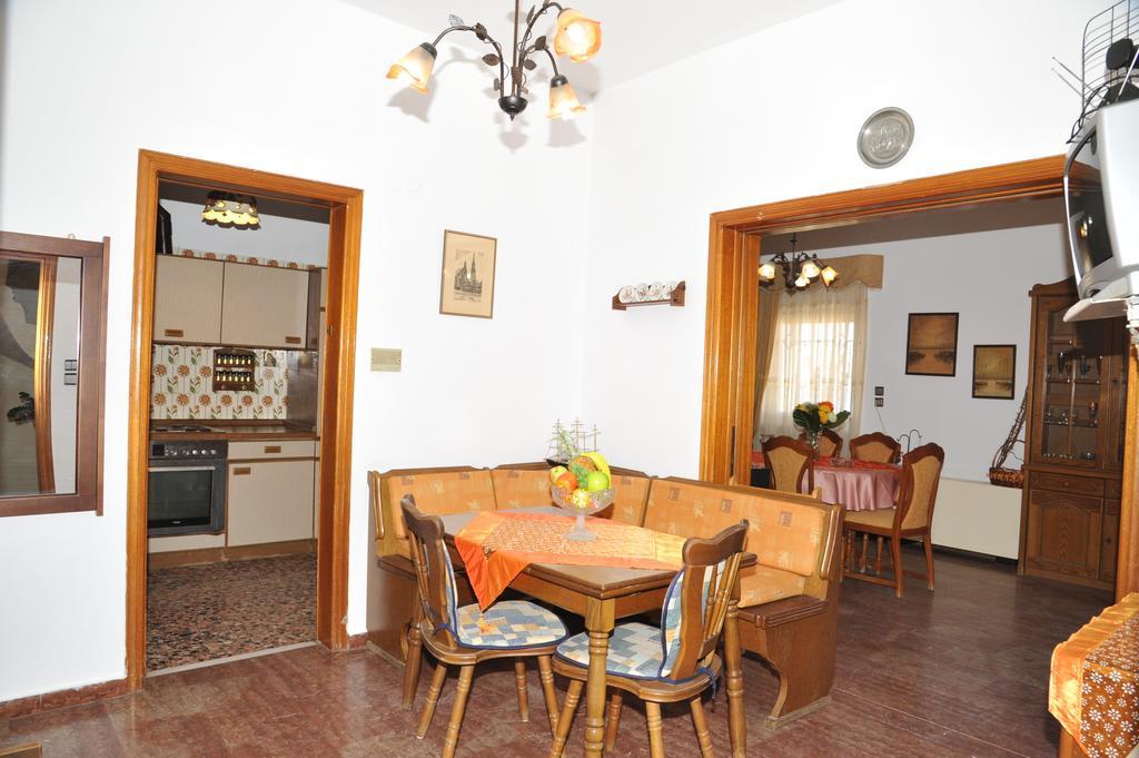 Apartment Froso On The Beach Rethimnon Kamer foto
